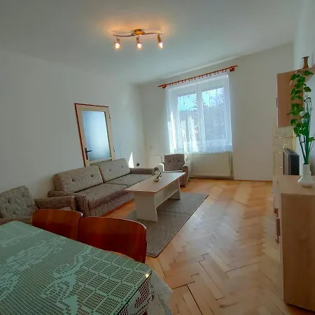 2-iz. V Tichej Lokalite S Bezplatným Parkovaním Apartamento *