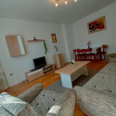 2-iz. V Tichej Lokalite S Bezplatnym Parkovanim Apartmán *