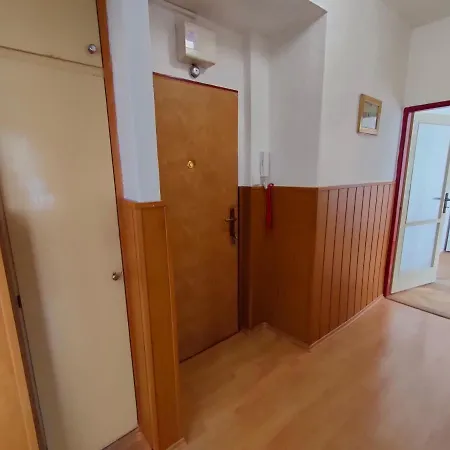 2-iz. V Tichej Lokalite S Bezplatnym Parkovanim Appartement