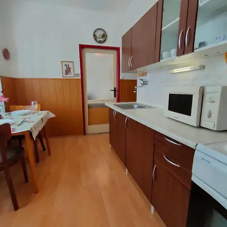 2-iz. V Tichej Lokalite S Bezplatným Parkovaním Liptovský Hrádok